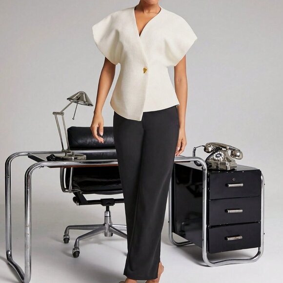 White Elegant Women's Blouse With Butterfly Brooch - Picture 7 of 8